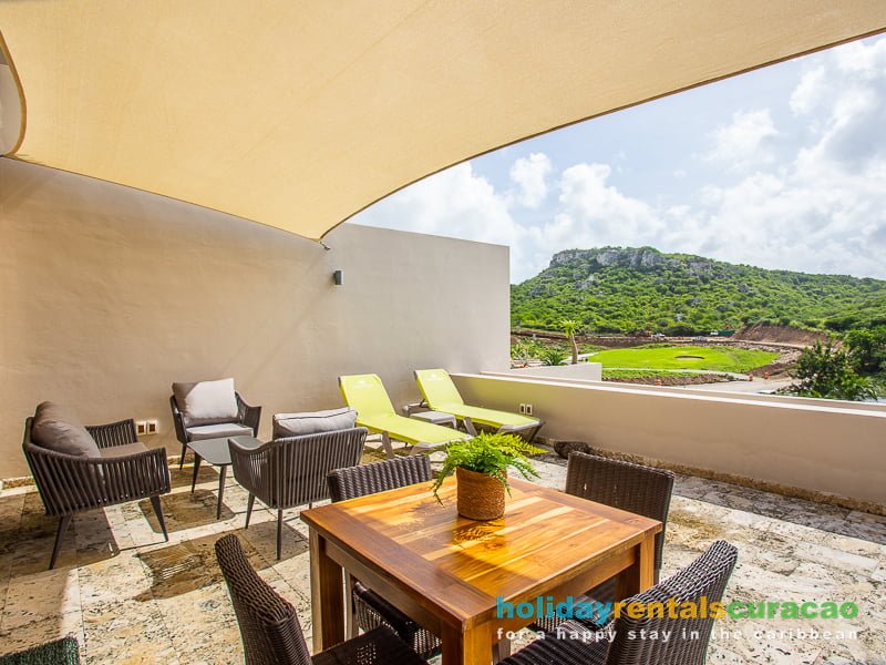 Rent an apartment on Curacao with a spacious terrace