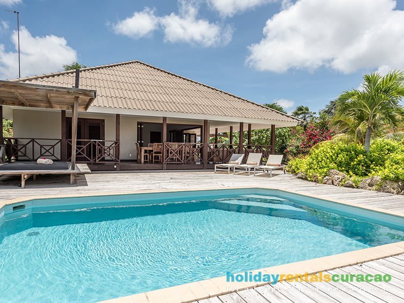 Beautiful tropical home and privacy