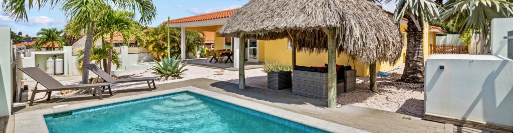 New! Villa 453 is a beautiful 6-person villa in the popular Vista Royal neighborhood. The villa is within walking distance of Jan Thiel Beach, Papagayo, Zanzibar, and the Albert Heijn supermarket, yet located on a quiet street.