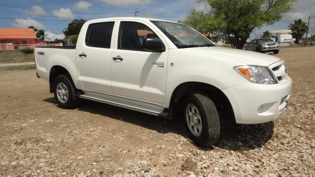 Cheap pick up rental through Holiday Rentals Curacao