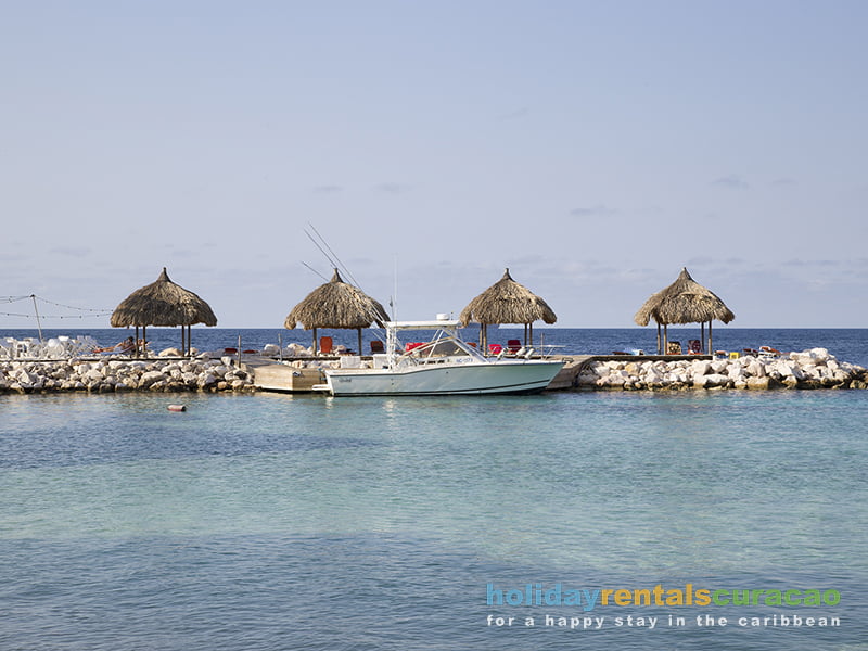 Book a boat trip at blue bay dive Curacao