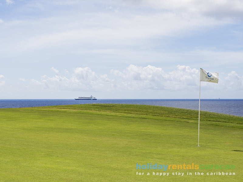 Playing golf with a seaview Curacao