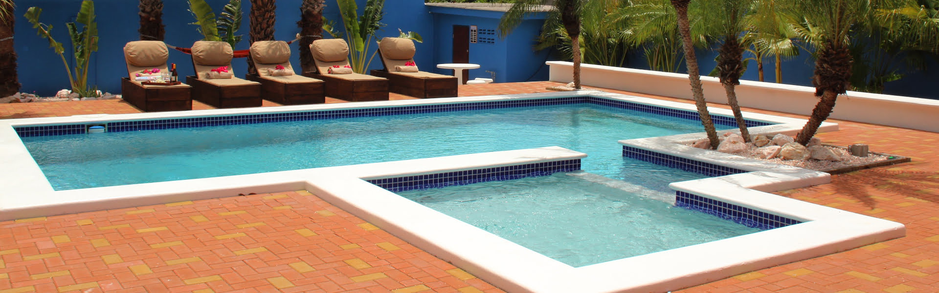 Rent a holiday home Curacao with a children's pool