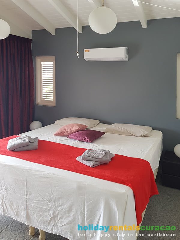 2nd bedroom with airconditioning on the ground floor