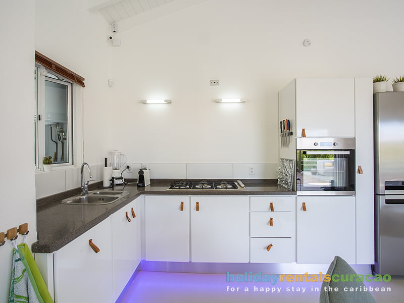 Fully equipped and modern kitchen