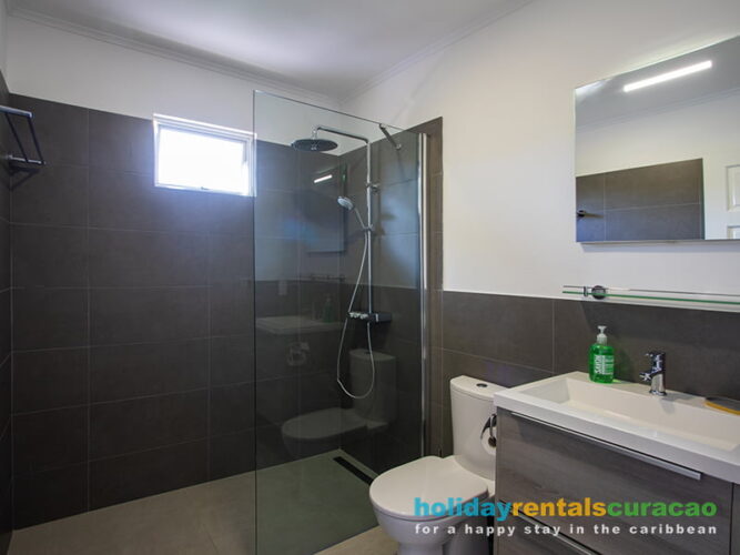 Holiday Home Curacao With 2 Bathrooms For Rent