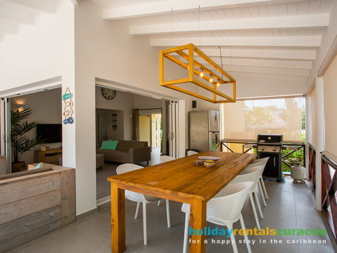 Large Diningtable At The Porch